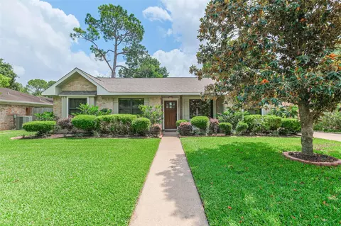 12807 Westleigh Dr, Houston, TX 77077