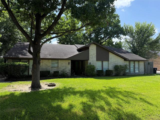 1519 Burning Tree Rd, Kingwood, TX 77339