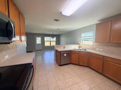 Kitchen - 316 Housefinch Loop, Leander, TX 78641 photo 1 of 2