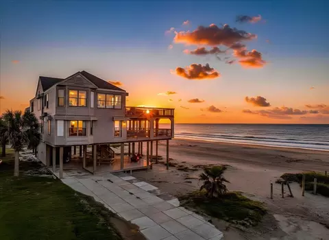 4226 Ghost Crab Ln, Galveston, TX 77554
