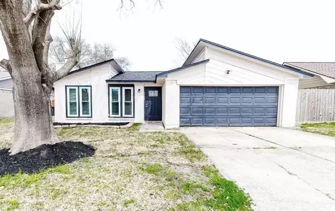 3402 Pecan Grove Dr, Baytown, TX 77521