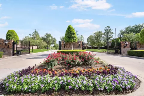 1247 Glenwood Cyn, Houston, TX 77077