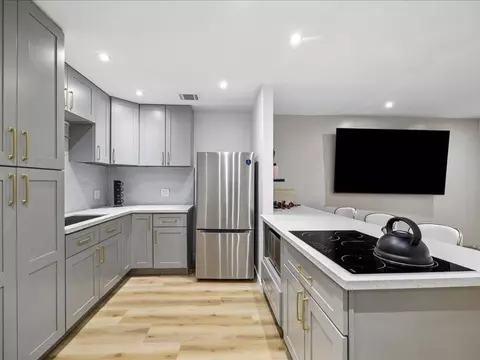 7402 Alabonson Rd #202, Houston, TX 77088
