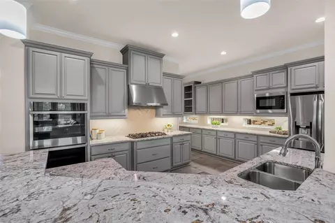 Kitchen - 4060 Windsor Chase Dr, Spring, TX 77386 photo 3 of 6