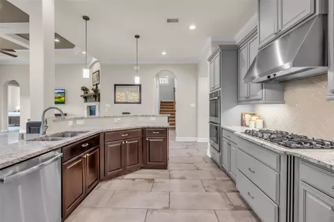 Kitchen - 4060 Windsor Chase Dr, Spring, TX 77386 photo 5 of 6