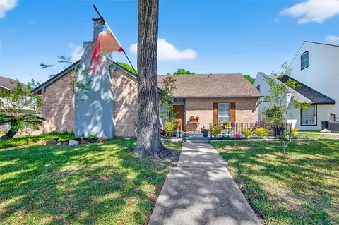 3107 Silver Springs Dr, La Porte, TX 77571