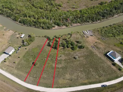 58-59 Bayou Ave, Smith Point, TX 77514