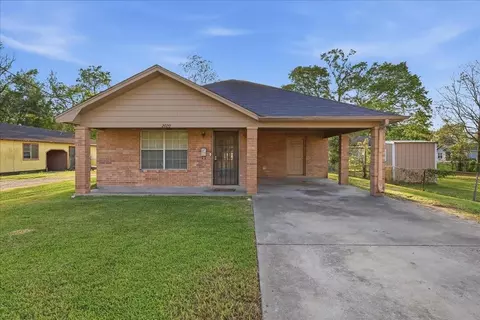 2020 Poplar St, Beaumont, TX 77701