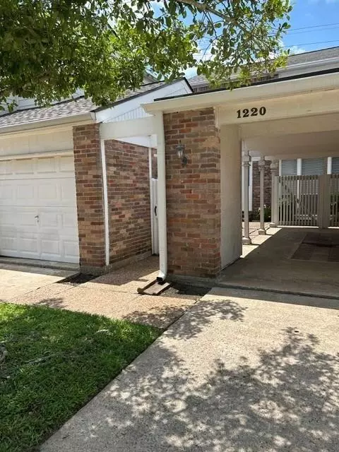 1220 Fountain View Dr #197, Houston, TX 77057