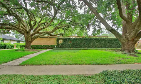 8222 Leader St, Houston, TX 77036