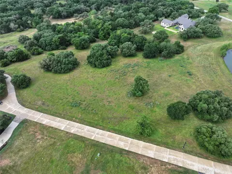 114 Red Stag Ln, Columbus, TX 78934
