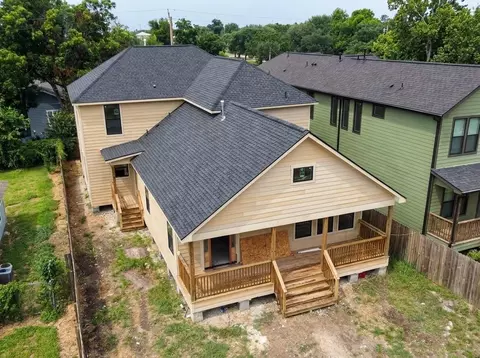 4539 Walker St, Houston, TX 77023