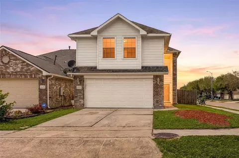 10202 Hillenberg Ln, Houston, TX 77034