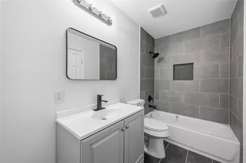 Bath - 23314 Summer Pine Dr, Spring, TX 77373 photo 2 of 2