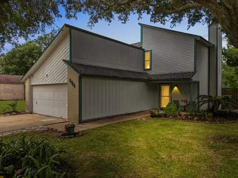 4514 Albatross Dr, Seabrook, TX 77586