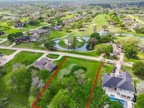 32915 Whitburn Trl, Weston Lakes, TX 77441