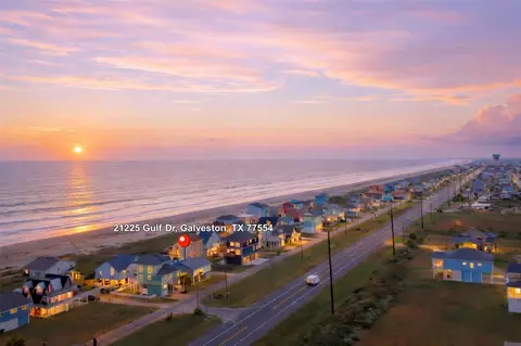 21225 Gulf Dr, Galveston, TX 77554