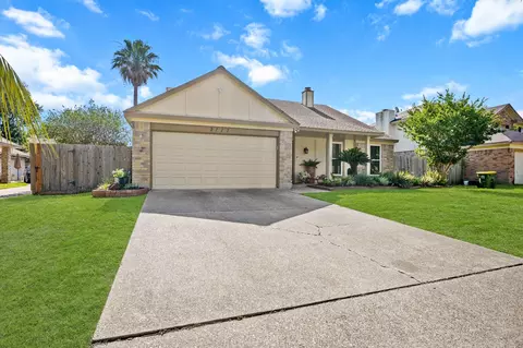 2717 Hot Springs Dr, Pearland, TX 77584