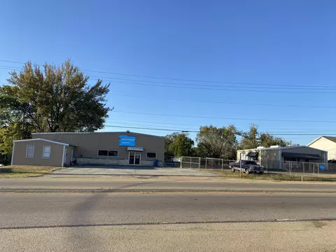 500 E Commerce St, Buffalo, TX 75831 photo 1
