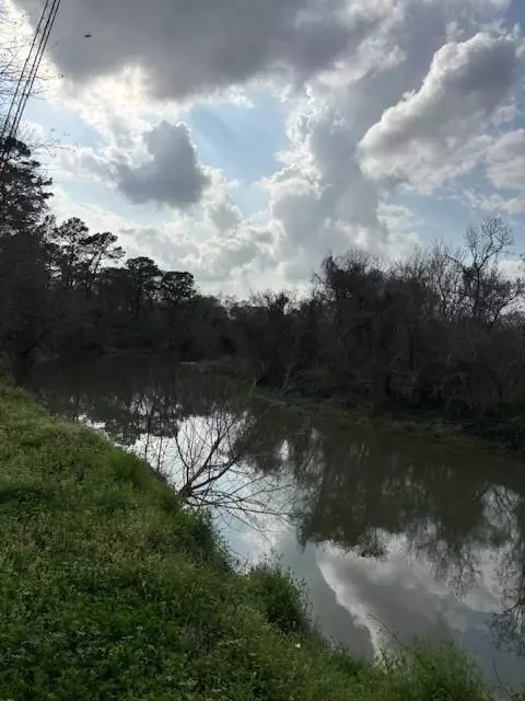 191 Fishermans Trl, Huntsville, TX 77320