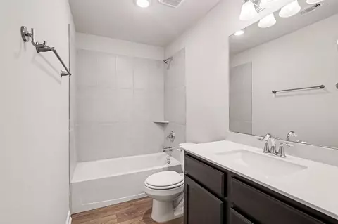 Bath - 2421 Cindy Ct, Conroe, TX 77304 photo 5 of 5