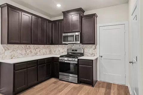 Kitchen - 2421 Cindy Ct, Conroe, TX 77304 photo 3 of 3