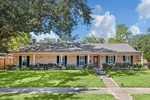 10902 Mullins Dr, Houston, TX 77096