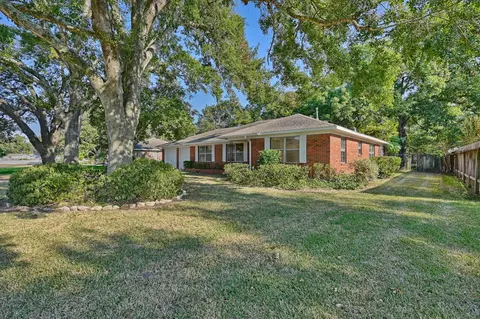 1452 S S Cir, Sealy, TX 77474
