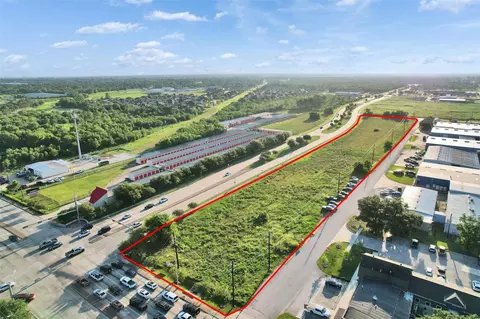 3815 Alice St, Pearland, TX 77581
