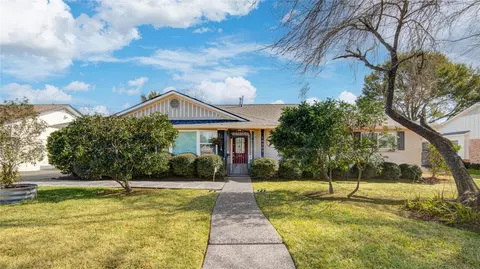 10303 Greenwillow Dr, Houston, TX 77035