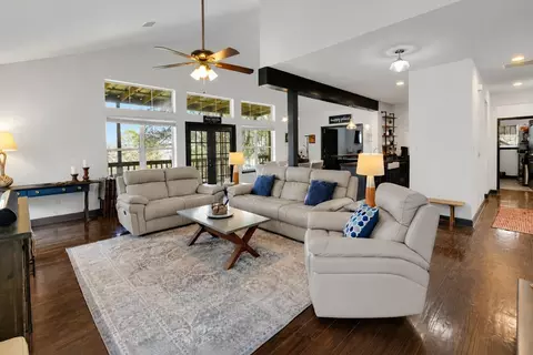 171 Kings Way, Coldspring, TX 77331