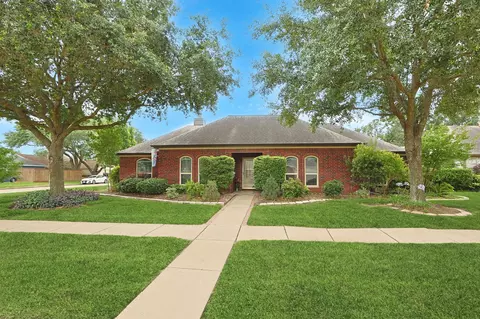 Exterior - 19915 Brandon Oaks Way, Katy, TX 77449 photo 1 of 9