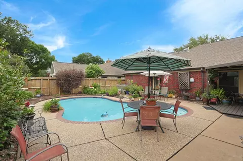 Exterior - 19915 Brandon Oaks Way, Katy, TX 77449 photo 3 of 9
