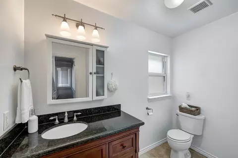 Bath - 1111 Clovis Rd, Houston, TX 77008 photo 2 of 4