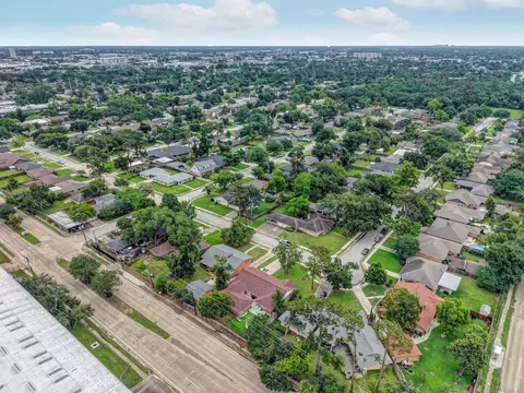 View/Area - 1111 Clovis Rd, Houston, TX 77008 photo 2 of 6