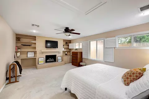 Bedroom - 1111 Clovis Rd, Houston, TX 77008 photo 1 of 2