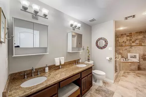 Bath - 1111 Clovis Rd, Houston, TX 77008 photo 1 of 4