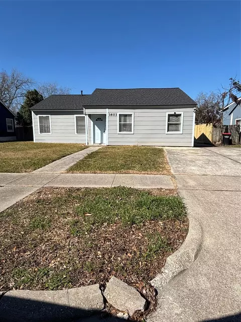 1603 Florida St, Baytown, TX 77520