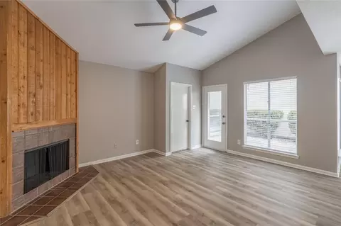 12320 Crest Lake Dr, Houston, TX 77072