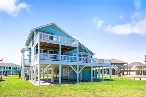 3040 Carioca Ct, Crystal Beach, TX 77650