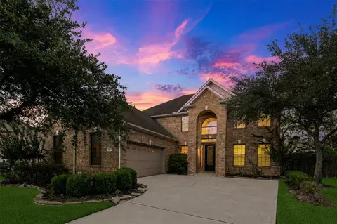 6715 Lathrop Ct, Sugar Land, TX 77479