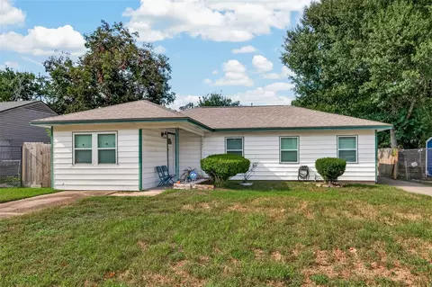 5943 Southlark St, Houston, TX 77033