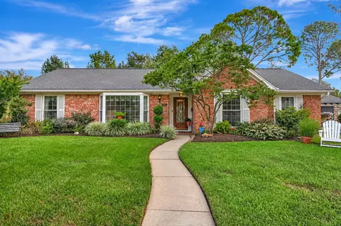 1702 Bowline Rd, Houston, TX 77062