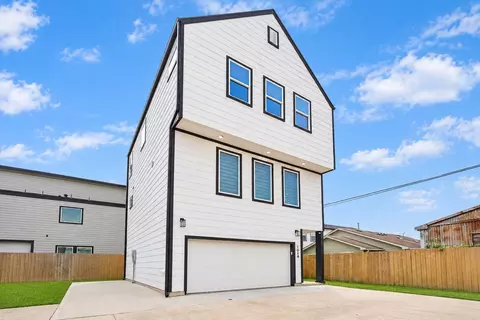 104 E 44th St #A, Houston, TX 77018