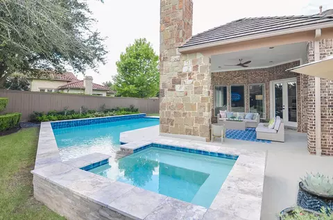 86 Quiet Way Ln, Sugar Land, TX 77498