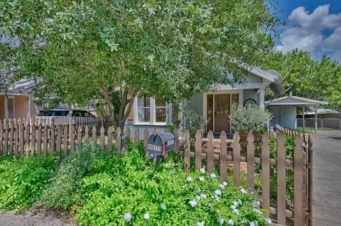 23 N Harris St, Bellville, TX 77418
