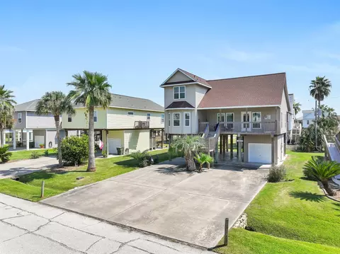 13807 Mutiny Ln, Galveston, TX 77554