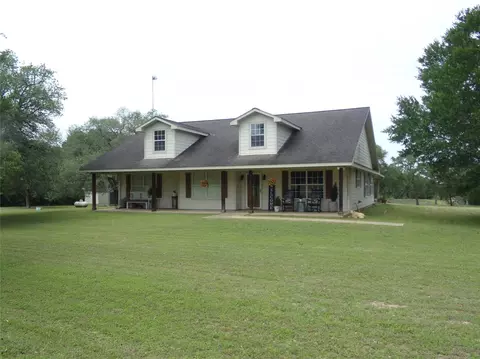 1015 Coy Rd, Weimar, TX 78962