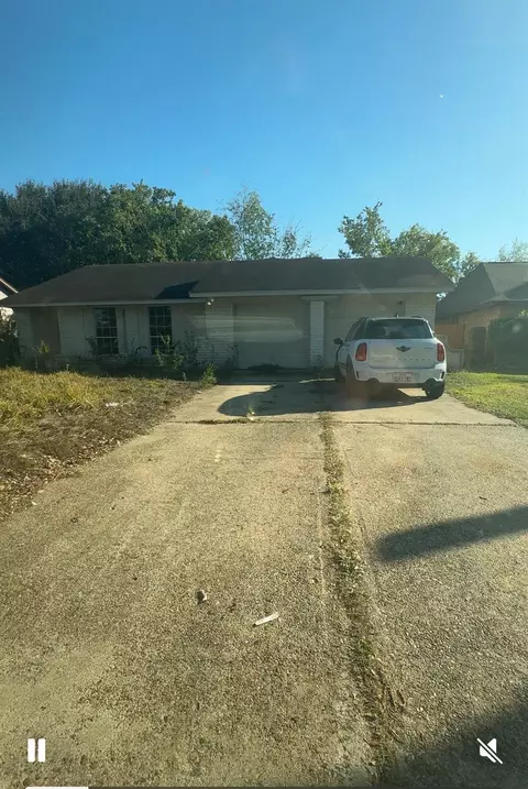 7707 Lumber Jack Dr, Houston, TX 77040