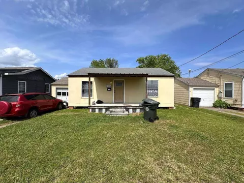 3856 Lincoln Ave, Groves, TX 77619